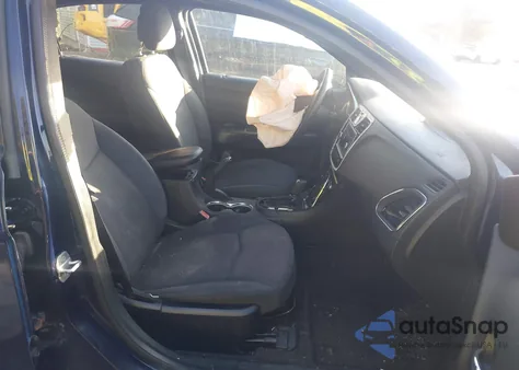 2014 Chrysler 200 Lx z USA, uszkodzony, nr VIN 1C3CCBAB4EN122665